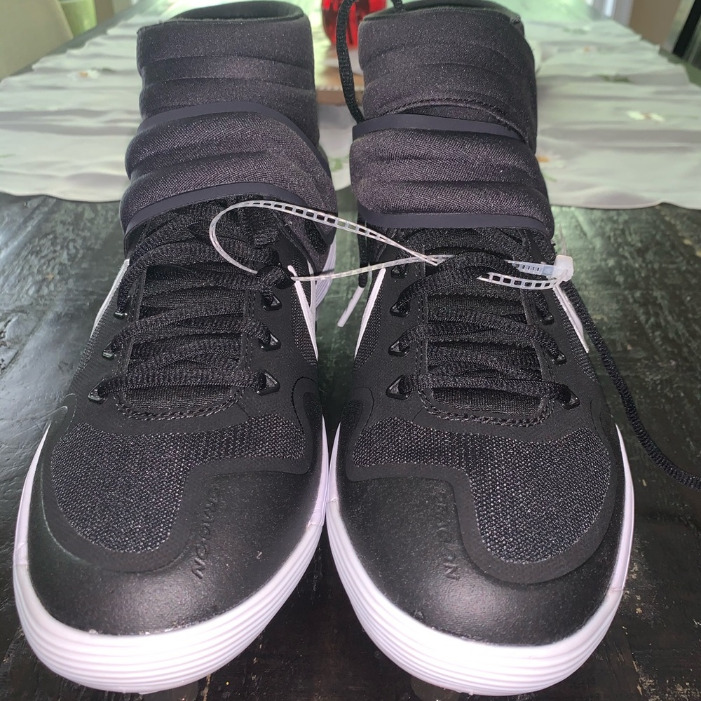 Nike Baseball Hurache 2 cleats. Size 10. NEW!